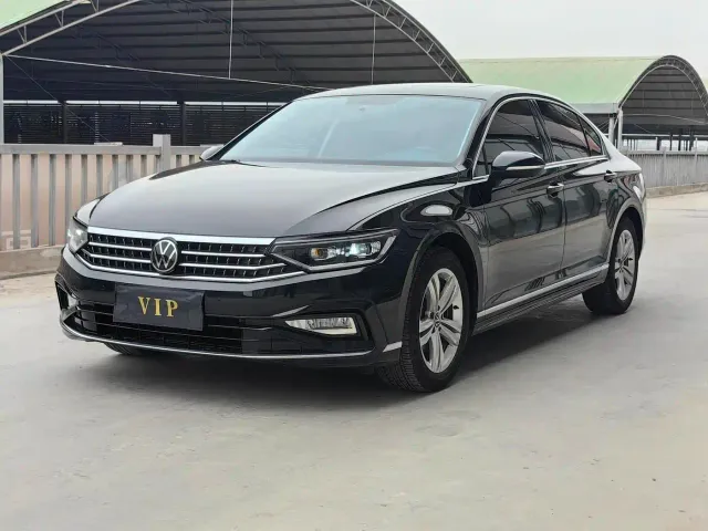 Фотография автомобиля — Volkswagen Magotan