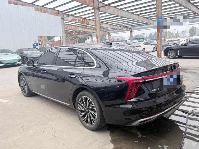 Hongqi H5 — Фото автомобиля 10