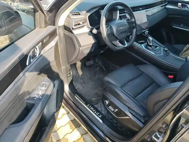 Lynk & Co 01 — Фото автомобиля 15