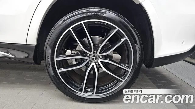 Mercedes-Benz GLS-Class — Фото автомобиля 17