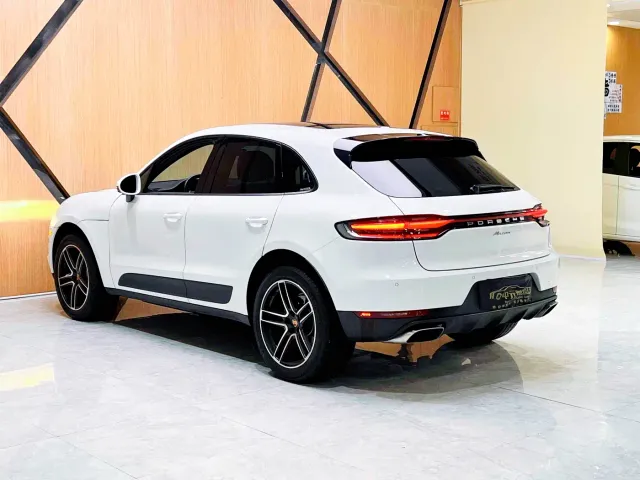 Porsche Macan — Фото автомобиля 11