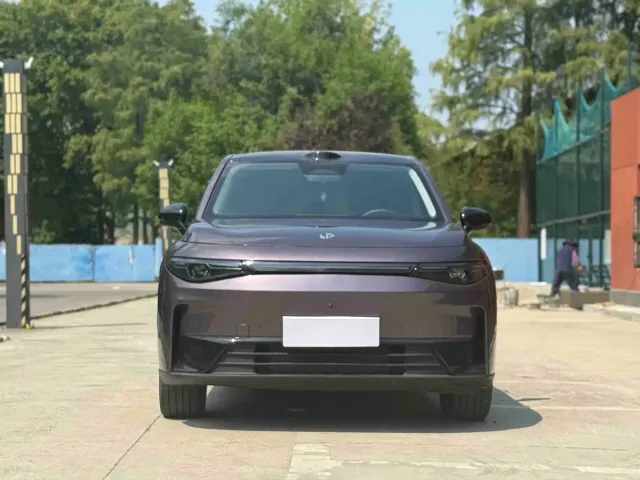 Leapmotor C10 — Фото автомобиля 2