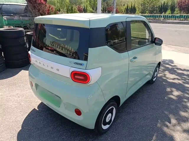 Wuling Hongguang Mini EV — Фото автомобиля 6