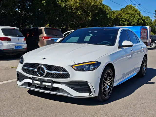 Фотография автомобиля — Mercedes-Benz C-Class
