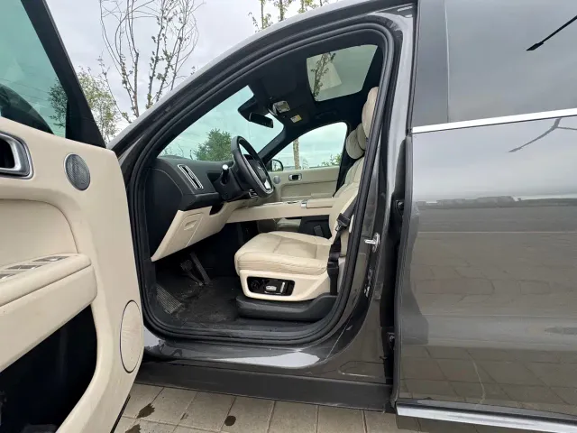 Li Auto L8 — Фото автомобиля 16