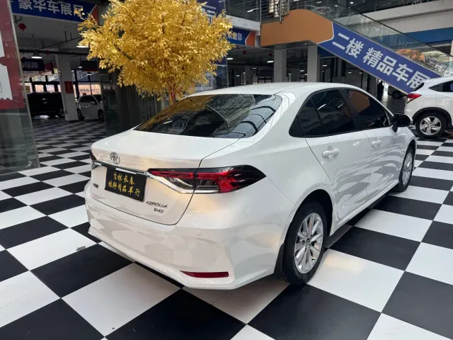 Toyota Corolla — Фото автомобиля 9