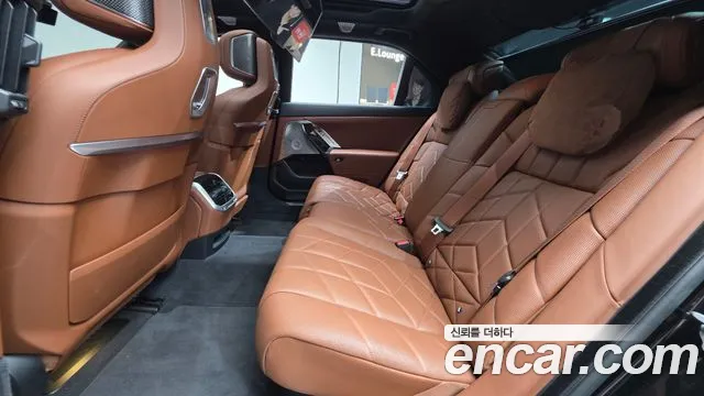 BMW i7 xDrive 60 M Sport — Фото автомобиля 12
