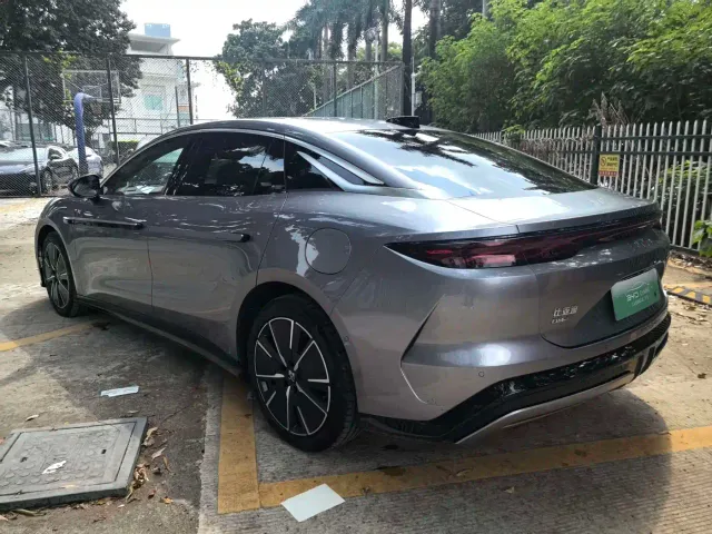 BYD Han L — Фото автомобиля 10