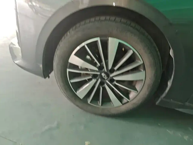 Changan Qiyuan A05 — Фото автомобиля 22