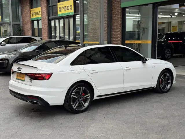 Audi A4L — Фото автомобиля 7