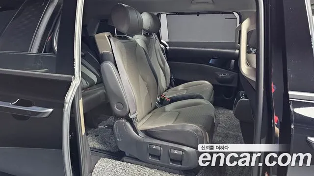 Kia Carnival — Фото автомобиля 11