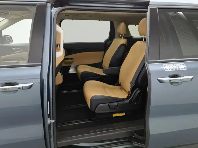 Kia Carnival — Фото автомобиля 15