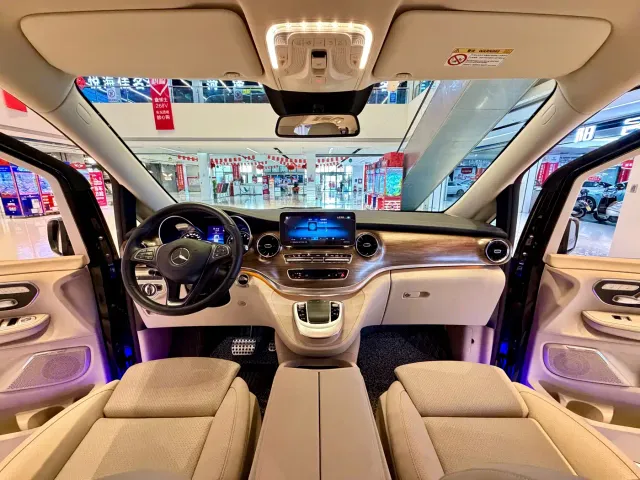Mercedes-Benz V-Class — Фото автомобиля 11