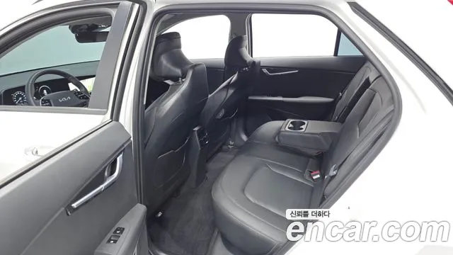 Kia Niro — Фото автомобиля 18