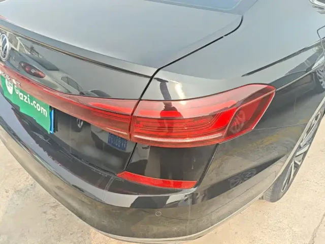 Volkswagen Passat — Фото автомобиля 7