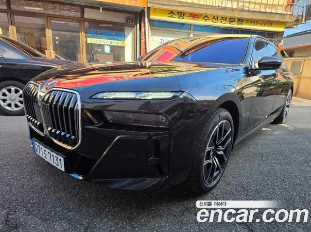BMW 7 Series — Фото автомобиля 12