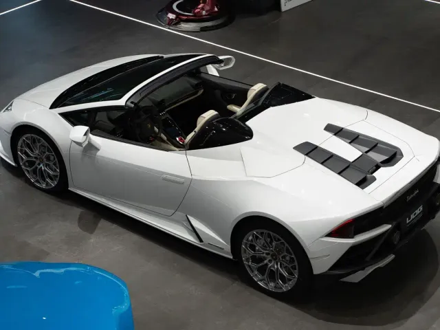 Lamborghini Huracan — Фото автомобиля 3