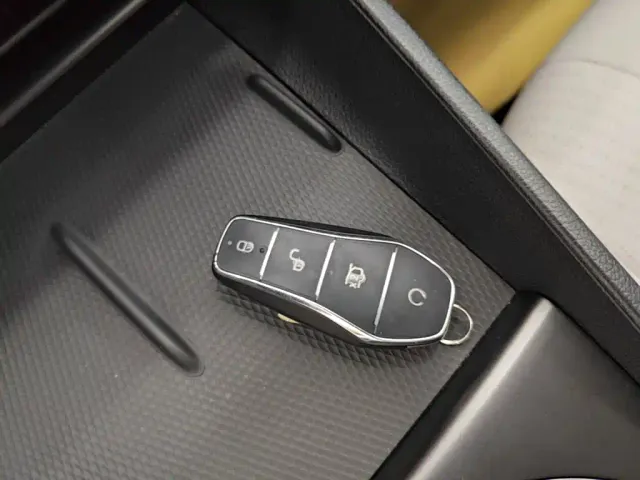BYD Seal 05 DM-i — Фото автомобиля 8