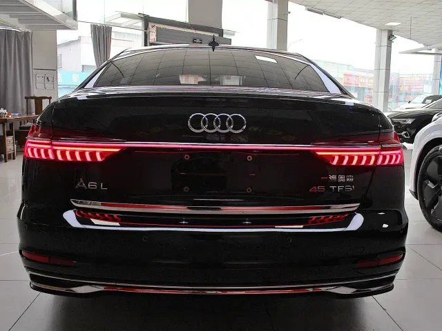Audi A6L — Фото автомобиля 4