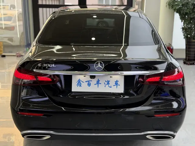 Mercedes-Benz E-Class — Фото автомобиля 9