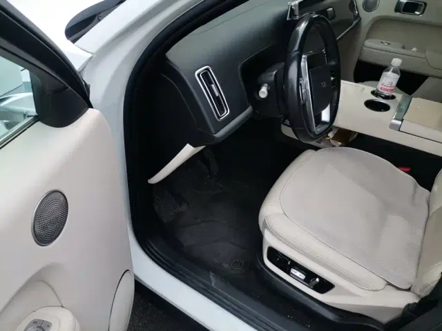 Li Auto L7 — Фото автомобиля 13