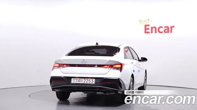 Hyundai AVANTE Новый Avante (CN7) — Фото автомобиля 4