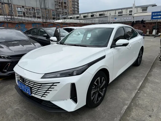 Changan Eado — Фото автомобиля 2