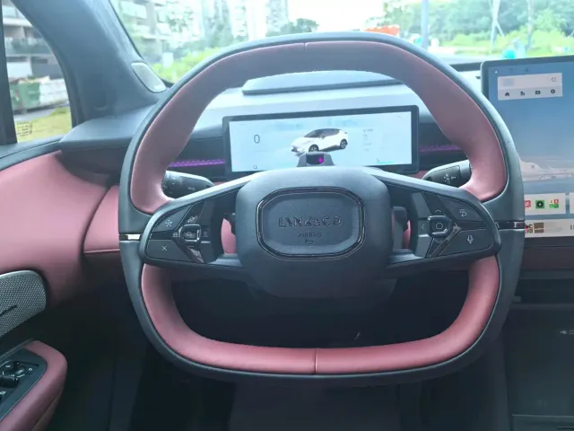 Lynk & Co Z20 — Фото автомобиля 6