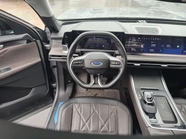 Ford Edge — Фото автомобиля 14