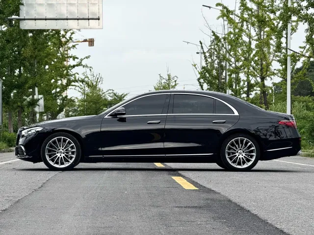 Mercedes-Benz S-Class — Фото автомобиля 3