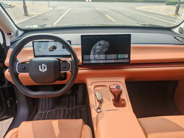 Leapmotor C16 — Фото автомобиля 11