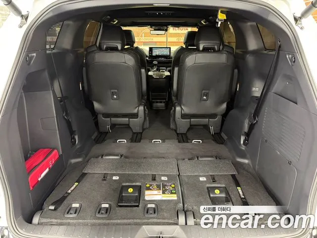 Toyota Sienna Generation 4 — Фото автомобиля 17