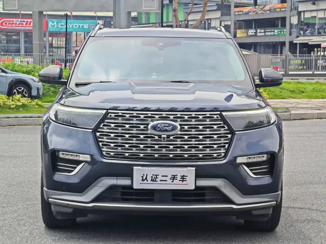 Ford Explorer — Фото автомобиля 2