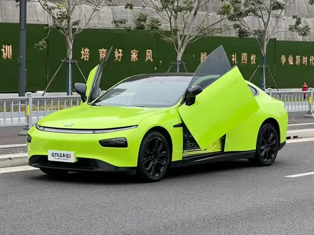 Xpeng P7 — Фото автомобиля 2