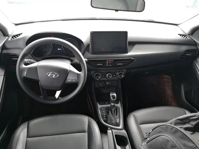Hyundai Elantra — Фото автомобиля 9