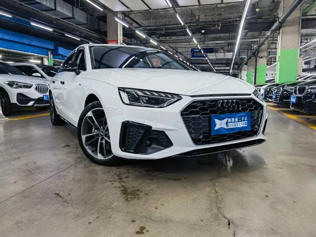 Audi A4L — Фото автомобиля 3