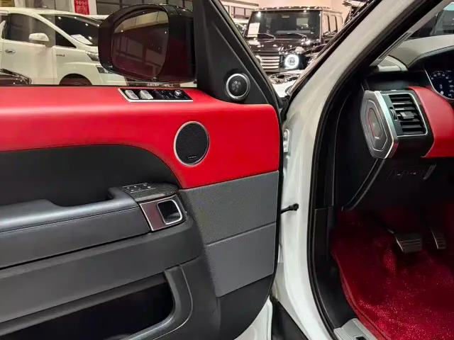 Land Rover Range Rover Sport — Фото автомобиля 5