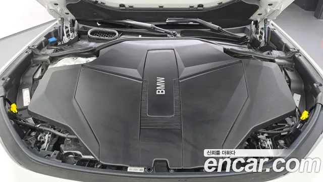 BMW i7 G70 — Фото автомобиля 9