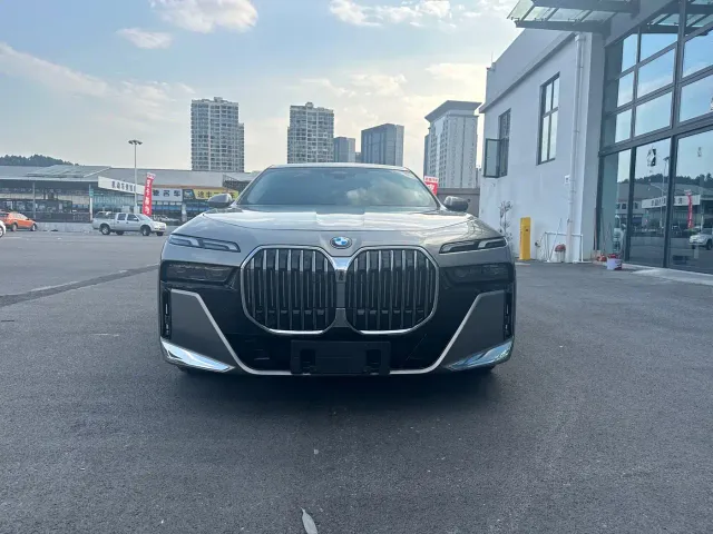 BMW 7 Series — Фото автомобиля 2