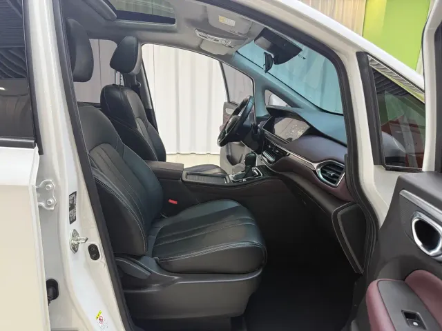 GAC Trumpchi M6 — Фото автомобиля 15