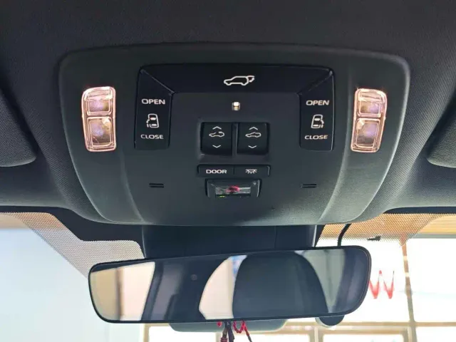 Toyota Sienna — Фото автомобиля 18