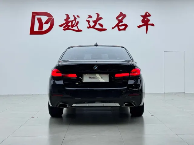 BMW 5 Series — Фото автомобиля 20