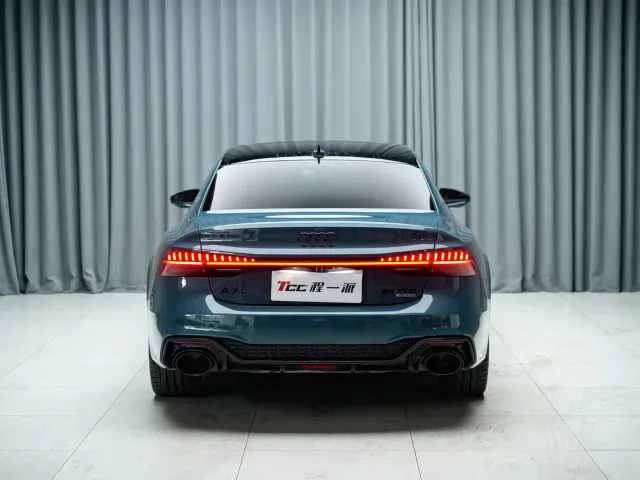 Audi A7L — Фото автомобиля 11