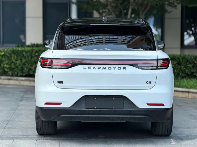 Leapmotor C11 — Фото автомобиля 8