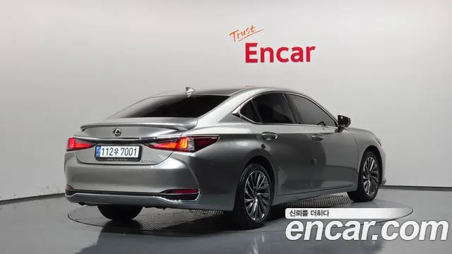 Lexus ES 7th Gen — Фото автомобиля 2
