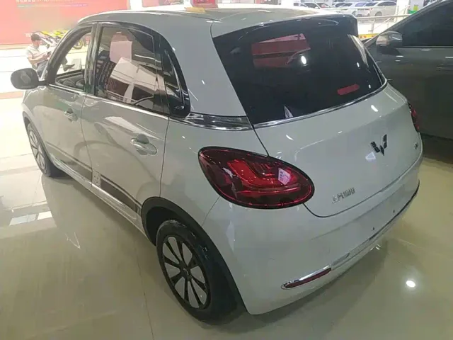 Wuling Bingo — Фото автомобиля 4