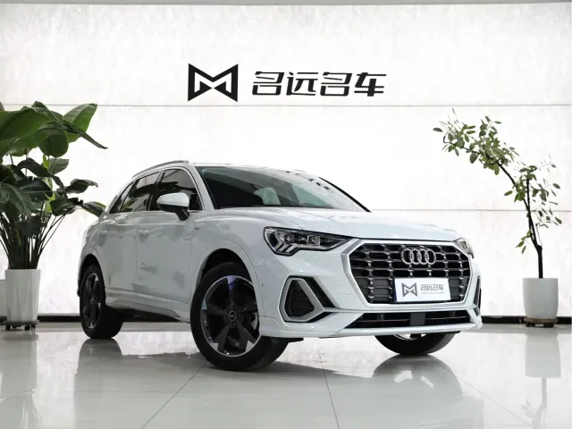 Audi Q3 — Фото автомобиля 3