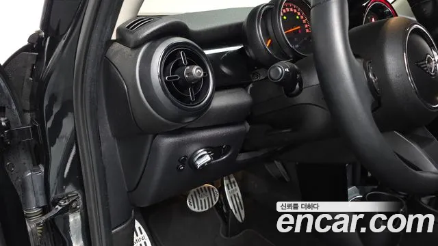 Mini Cooper Cooper 5 дверей Classic — Фото автомобиля 13