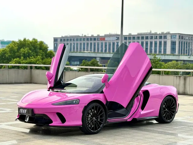 Фотография автомобиля — McLaren GT