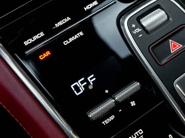 Porsche Panamera — Фото автомобиля 23